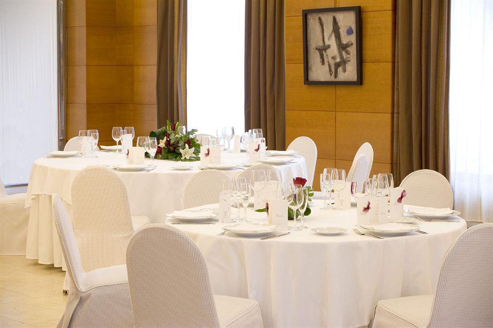 Nh Canciller Ayala Vitoria Restaurante foto